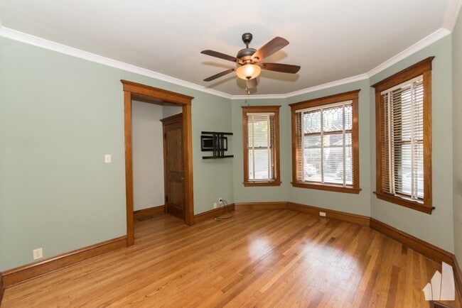 Building Photo - 3710 N Damen Ave Unit 1