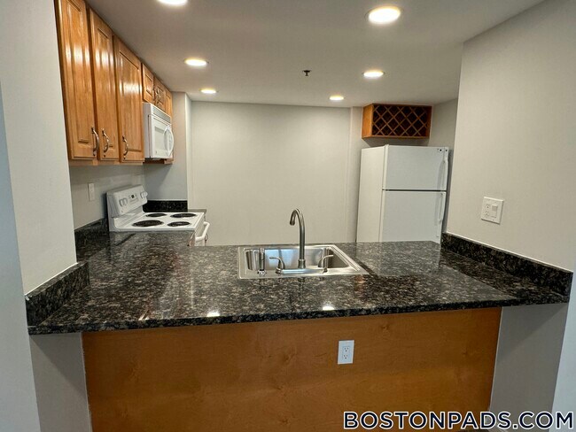 Photo - 24 Queensberry St Unit B