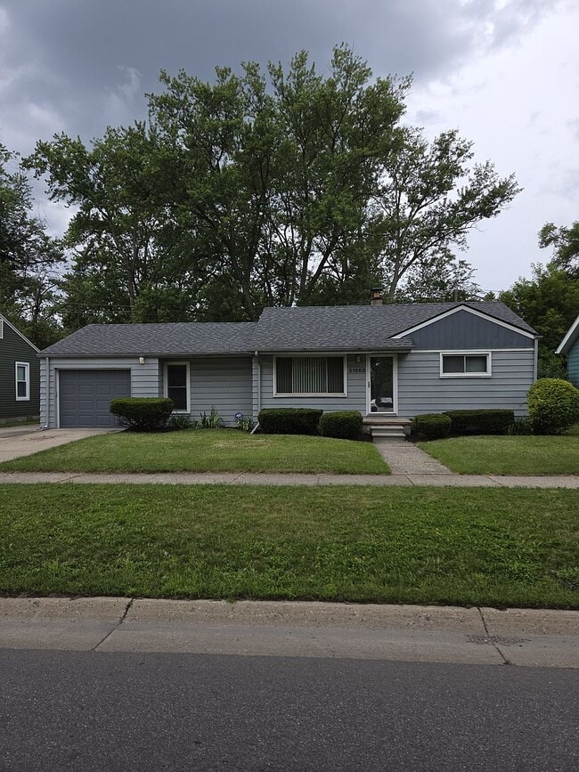 Photo - 21669 Middlebelt Rd