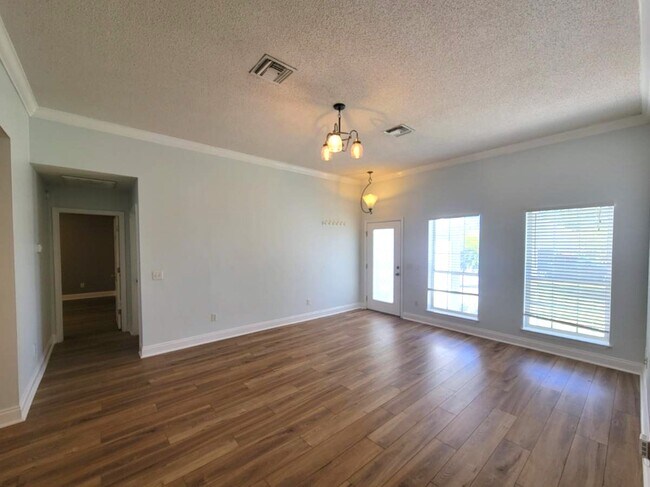 Photo - 316 Brady Way