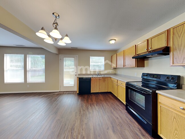 Photo - 8349 Sansa St