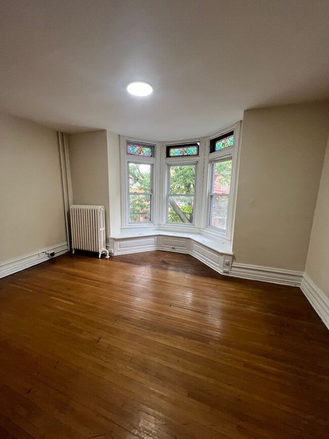 Photo - Spacious 5/6 Bedroom/ 2 Bath House for Rent
