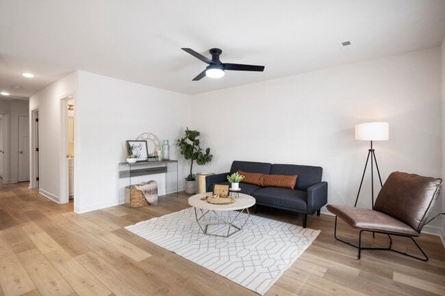 Photo - 7221 Howard Bennett Way