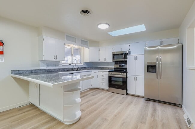 Photo - 4945 Wyandot St