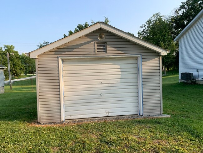 Photo - 608 Wilson St