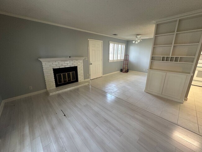 Photo - One Bedroom in a Great Community, Excellent Location, with a Pool!