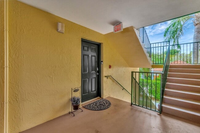 Photo - 103 Yacht Club Way Unidad 206