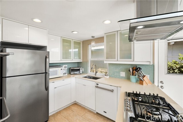 Building Photo - 25221 La Cresta Dr Rental