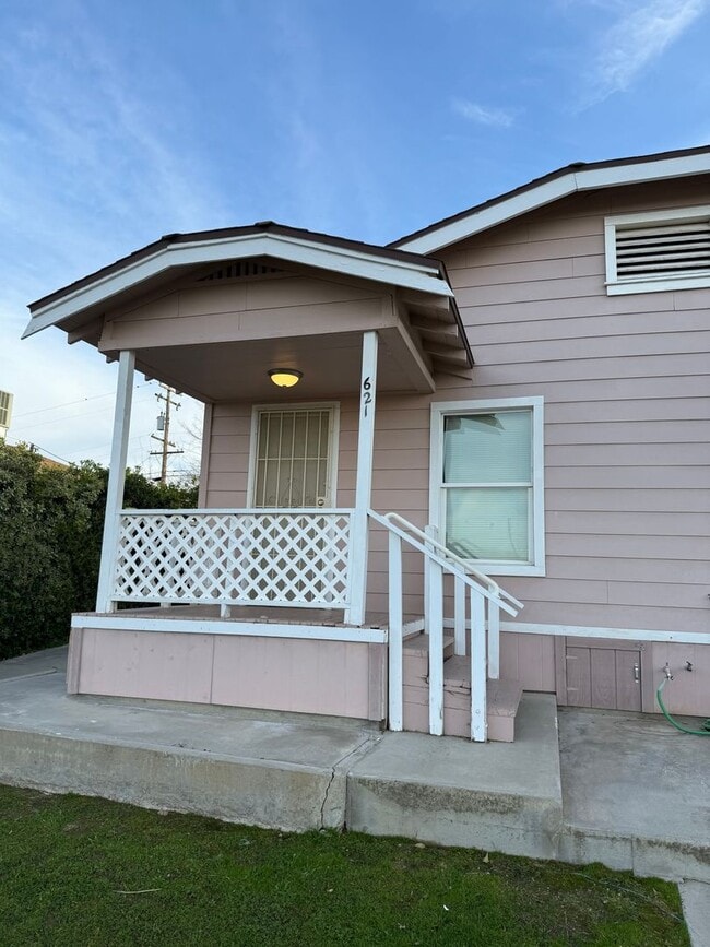 621 Philippine St