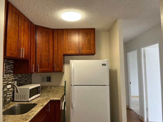 Photo - Maluhia Village Condo (Makiki Area) 2 bedroom, 1 bath w/1 parking - Avail 2/6.