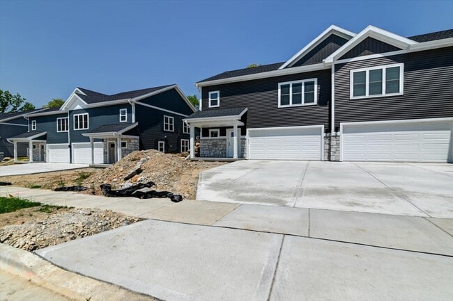 Photo - 2996 Blue Grass Dr