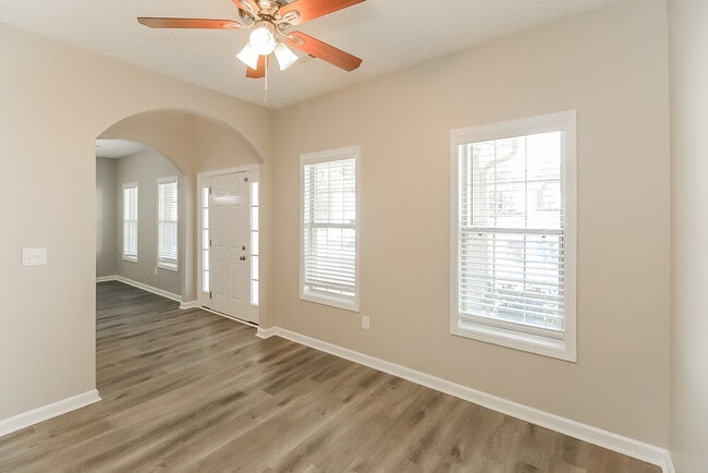 Photo - 330 Derby Dr