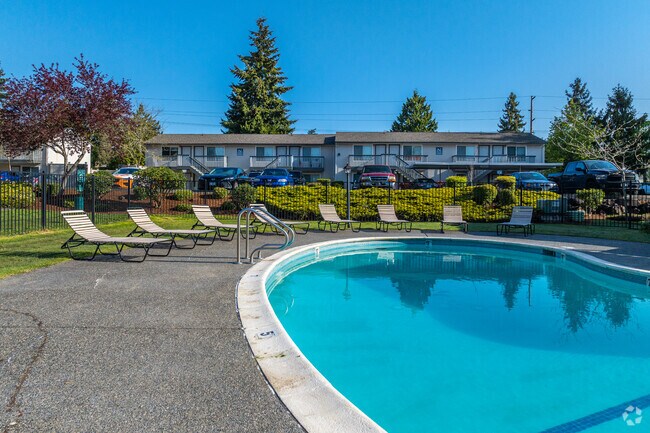 Pool - Pinewood Square Apartment Homes