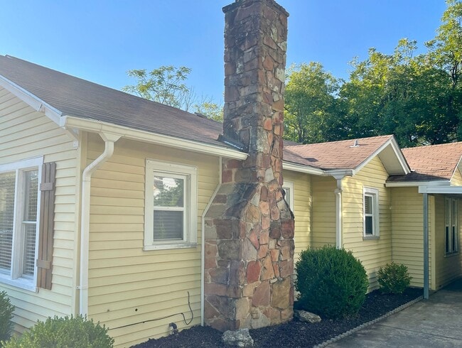 Photo - 4715 White Oak Ln