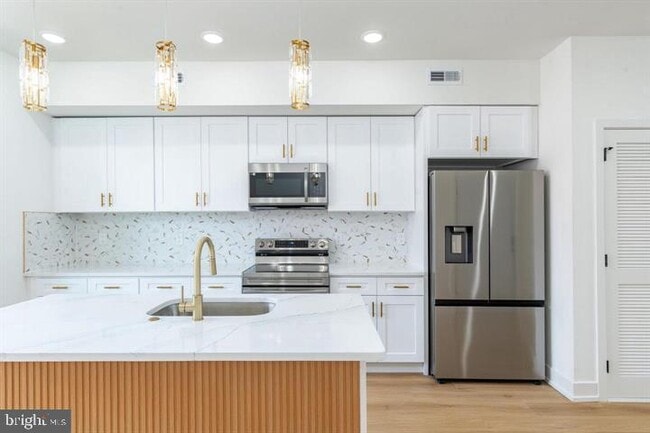 Photo - 737 N 42nd St
