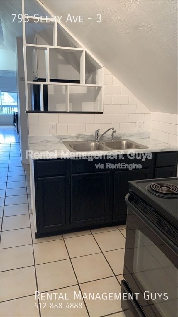 Building Photo - 793 Selby Ave Unit 3