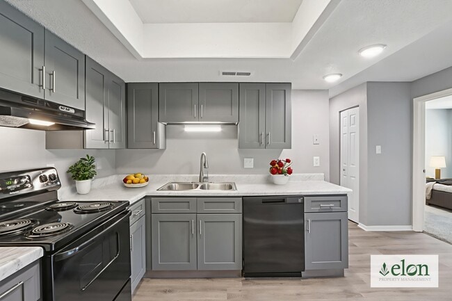Building Photo - Paragon Park Rental