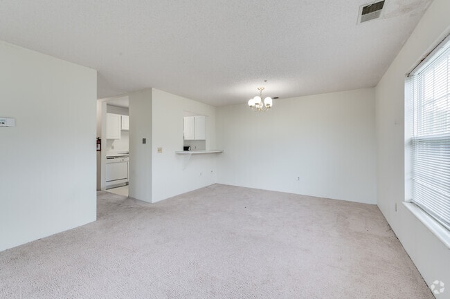 1 BR, 1 BA 750 SF
