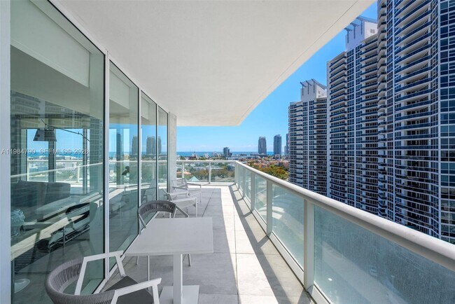 Photo - 450 Alton Rd Unidad 1507