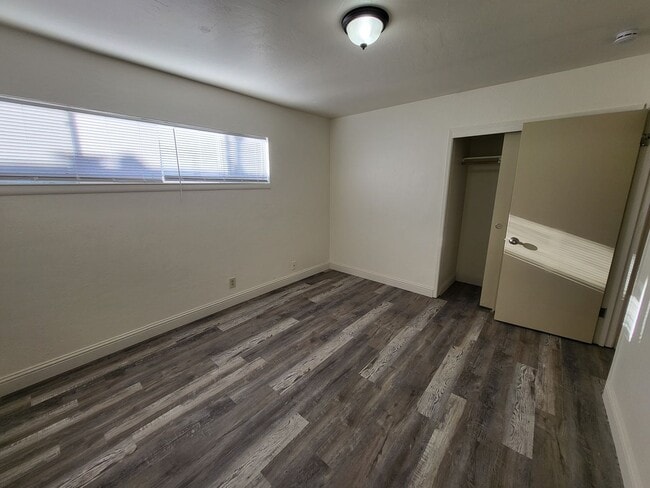 Photo - 228-236 E Adams St