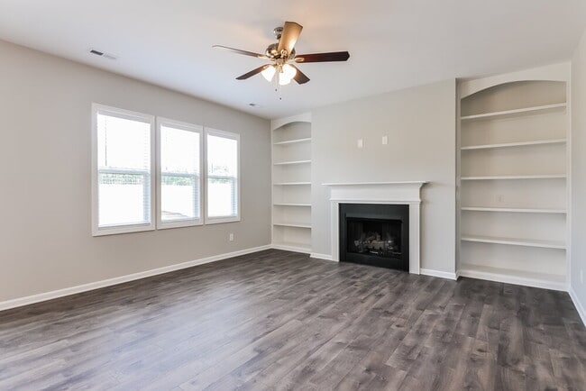 Photo - 235 Durwin Ln