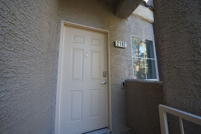 Photo - SHOWINGS AVAILABLE NOW Unidad 2182