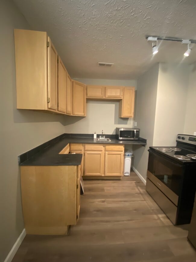 Photo - 9030 Reed Rd