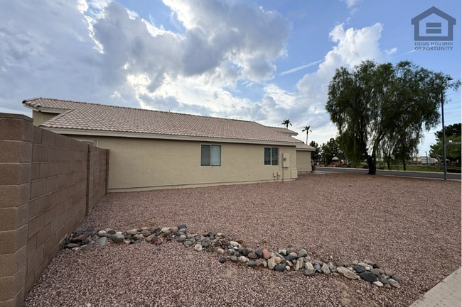 Photo - 3Bed/2Bath House at Northern Ave/87th Ave! Move-In Ready on 09/10/2026! – Corner Lot!
