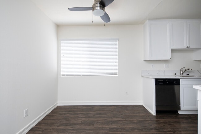 Pier View Apartments