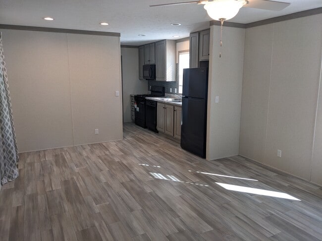 Photo - 160 Forrest Ave