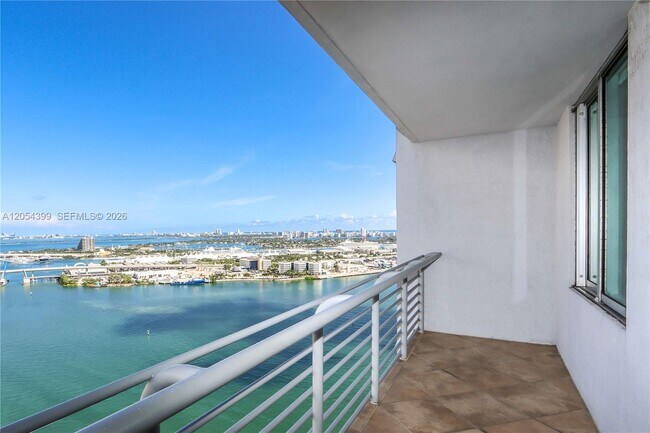 Photo - 335 S Biscayne Blvd Unidad 3510