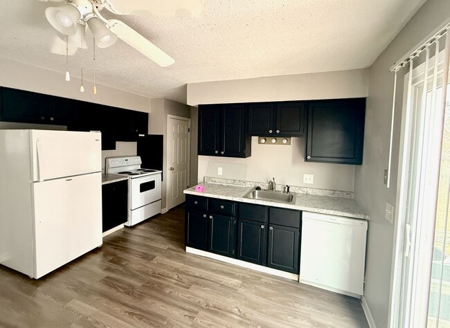 Photo - 5438 N Division St