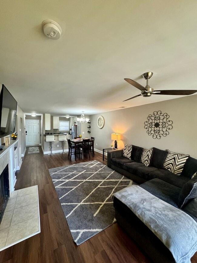 226 Edgewater Ln Unit Edgewater