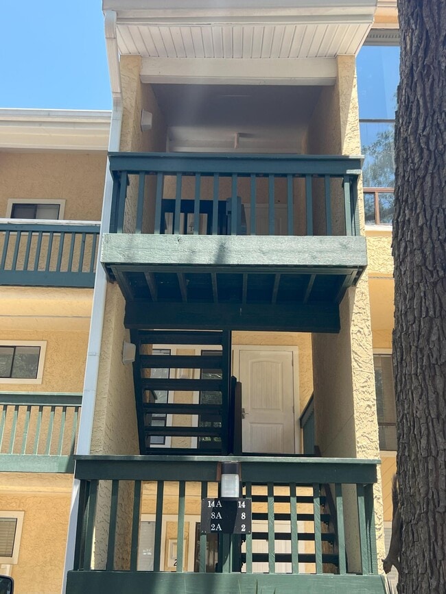 Building Photo - 300 Yacht Club Dr Unit 8