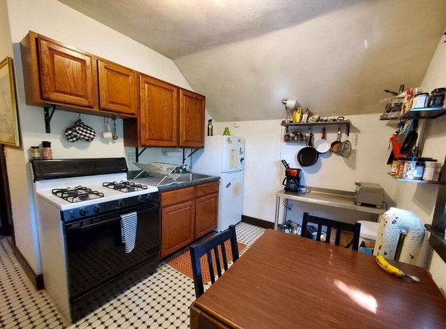 Building Photo - 112 Allston St Unit 4 Rental