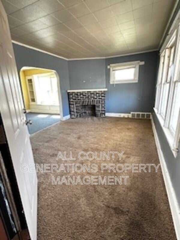 Photo - 1011 E 140th St Unit Up