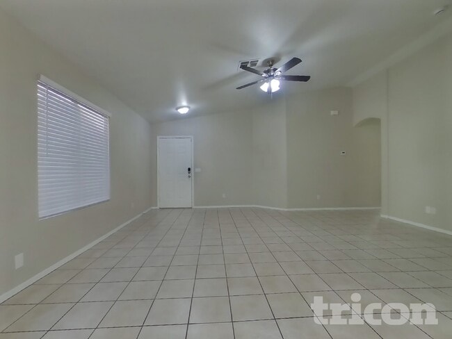 Photo - 2022 E Winston Dr