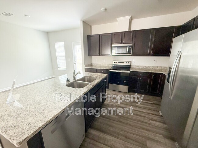 Photo - 841 McKenzie Pk Ter