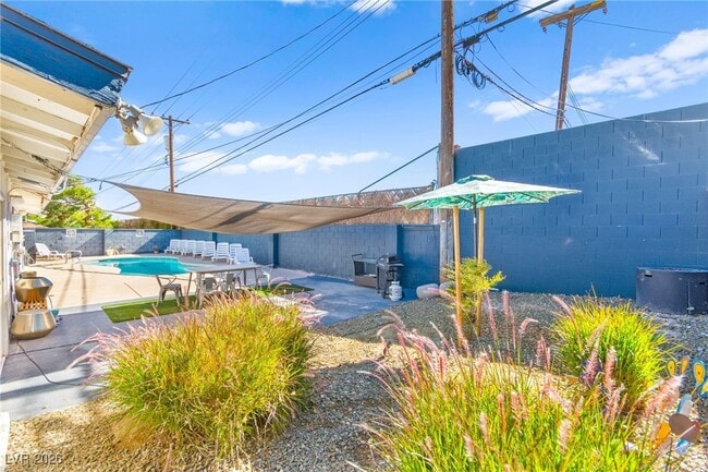 Photo - 1531 Commanche Dr