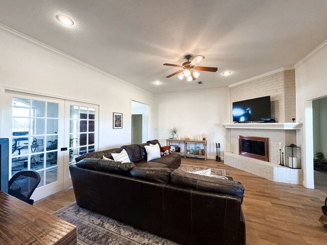 Photo - 9000 Lundy Ln