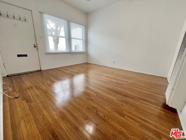 Photo - 2616 Santa Monica Blvd Unit 4