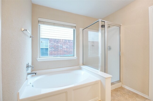 Photo - 6302 Denison Oaks Dr