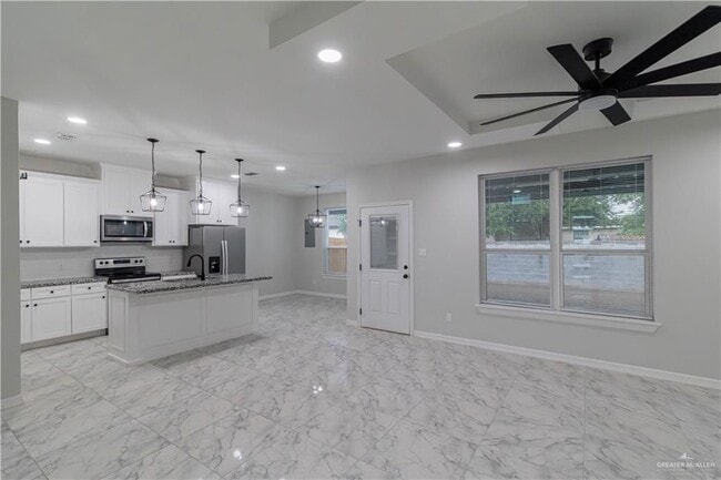 5504 N Crown Point