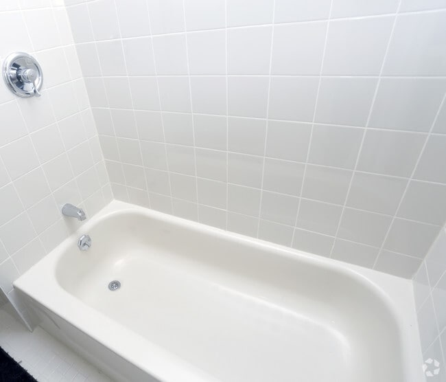 London Terrace Apartments For Rent in Old Bridge, NJ