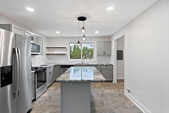 Photo - 409 Maiden Ln