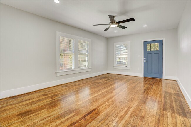 Photo - 4314 Bell St