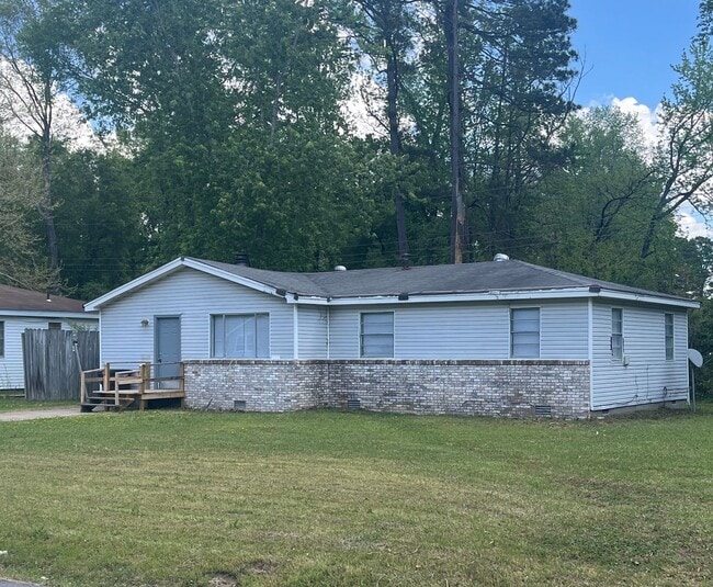 Building Photo - $1,195 - 3 Bedroom 1.5 Bathroom House In Jacksonville