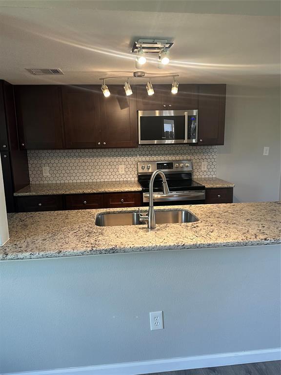 Photo - 12321 Ormandy St Apartamento