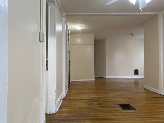 Photo - 127 Selye Terrace Unidad 2