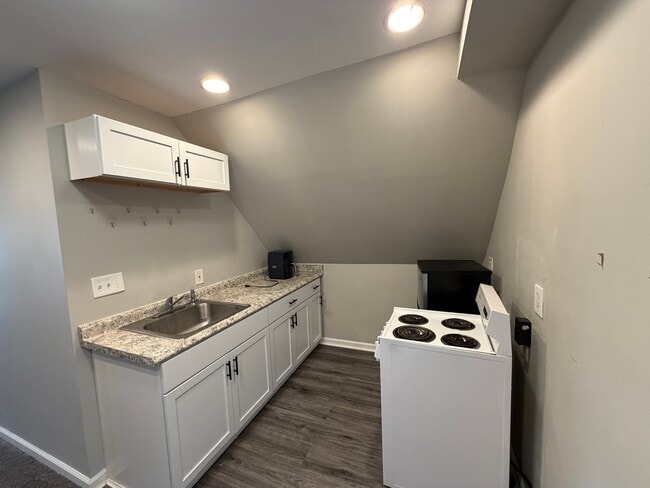 Photo - 7803 Dearborn Ave Unit 3